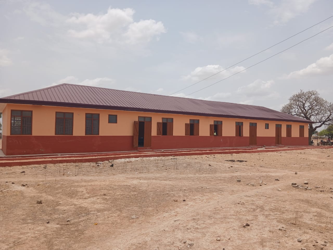 Commissioned 3 unit classroom block at Nakolo Junior High School B