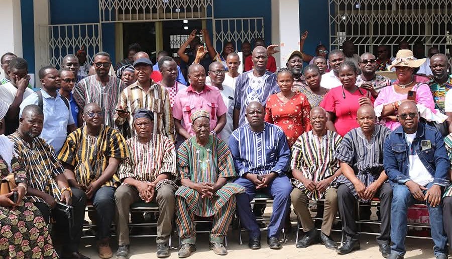 Participants of the Kasem Promotion Forum.