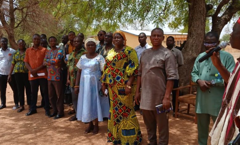 West Cluster Districts receive information van, computers to enhance public communication